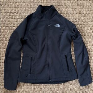 The North Face Women's Black Fleece-Lined WindWall Jacket